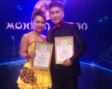 Дуэт & Дуэл нэвтрүүлгийн ялагчаар Т.Амина, А.Энхжин нар шалгарлаа